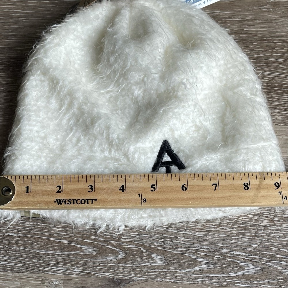 Appalachian Trail Fuzzy Ivory Beanie Embroidered Top Of The World NWT - Picture 5 of 6